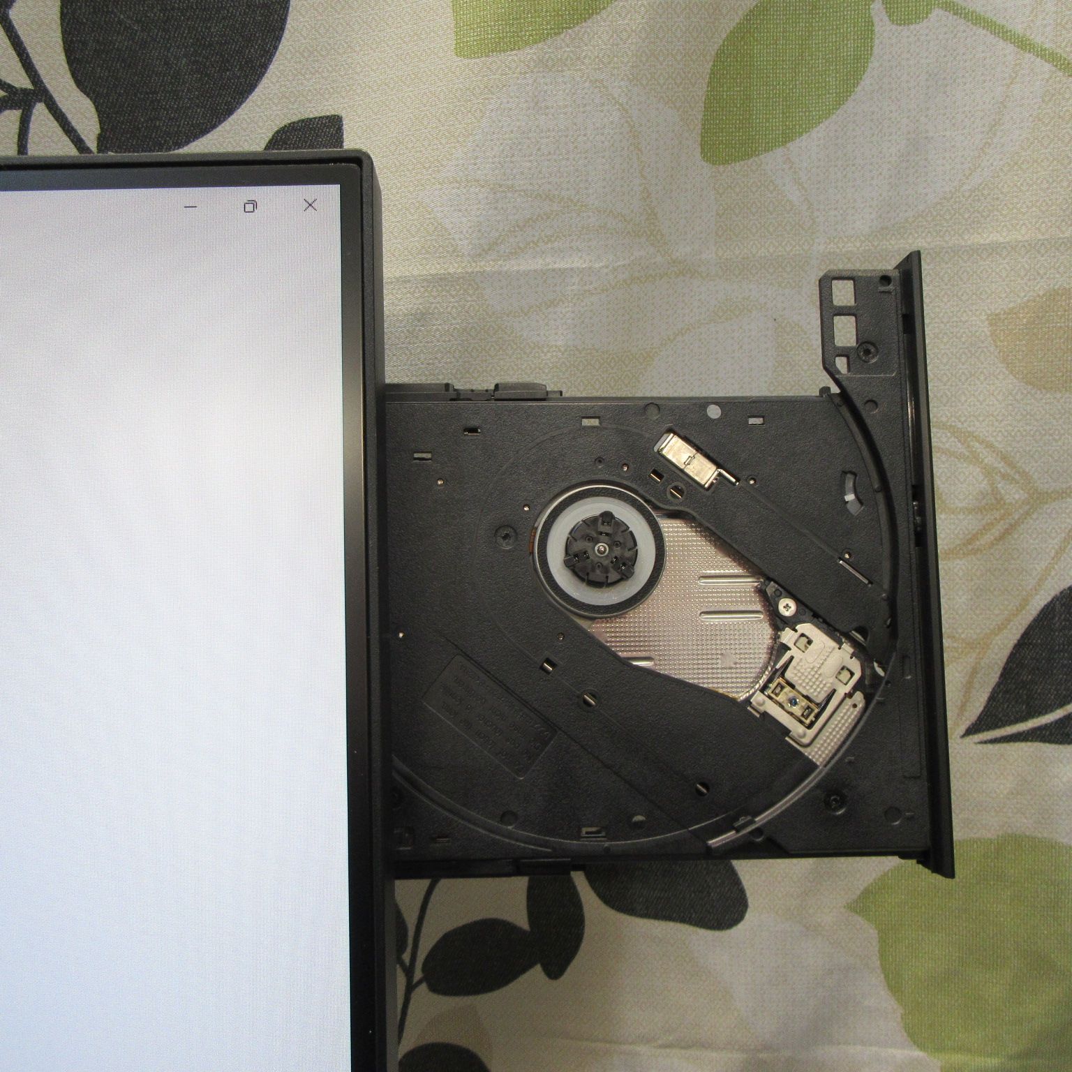 Win11公式対応Corei3/メモリ8G/SSD+HDD/無線/DVD/カメラ - メルカリ