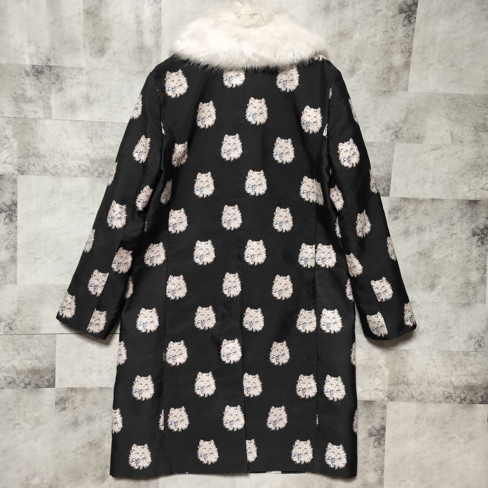 【美品】kate spade ロングコート裏地総柄 ドット柄黒×ベージュウールS 美品】kate spade NEW YORK ファー付き キャットドット ジャガード