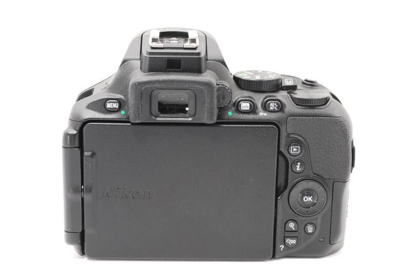 シャッター数521回 Nikon D5600 ダブルレンズセット カメラバッグ付き