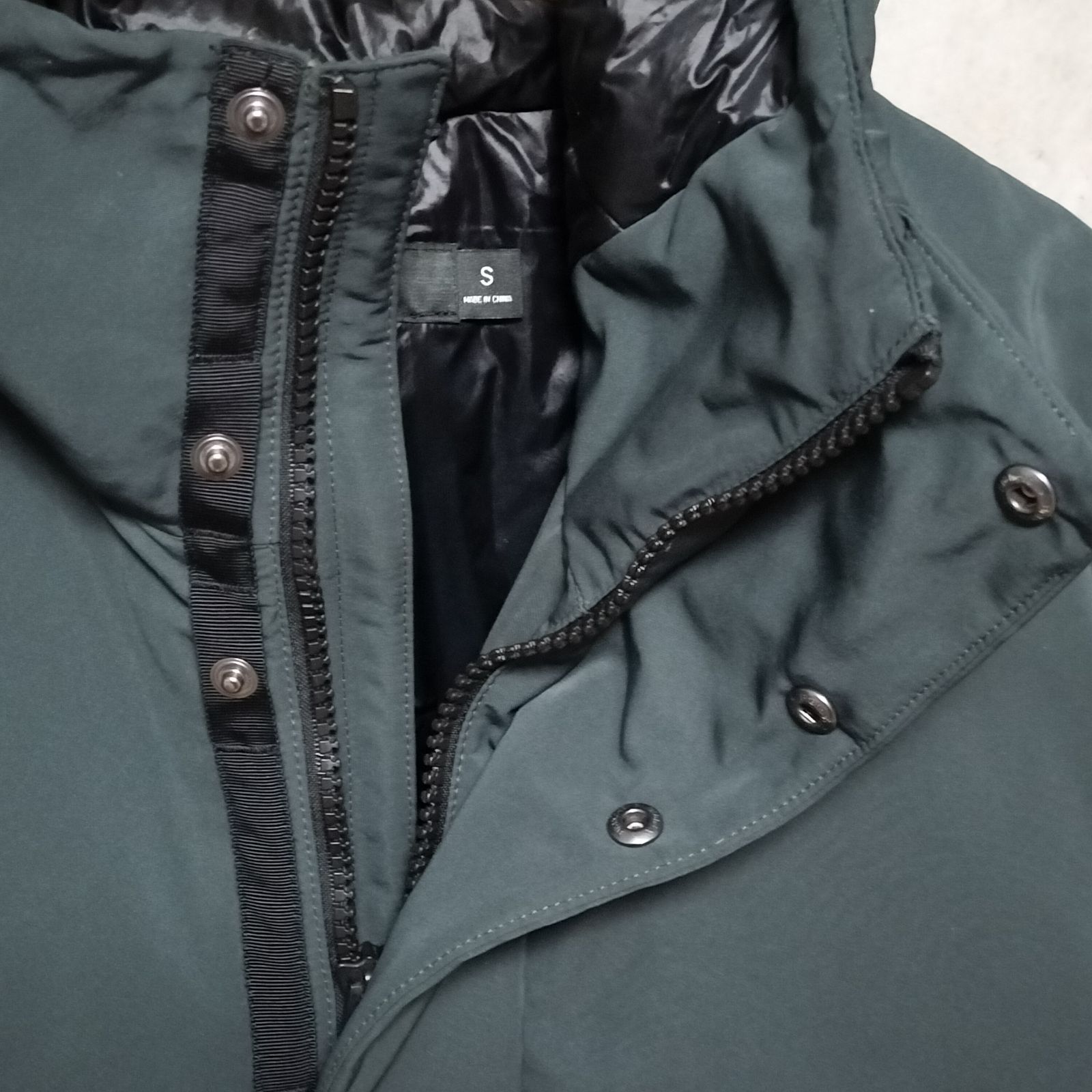 美品】UNIQLO+J 2025年 ハイブリッド ダウン オーバーサイズ パーカー 