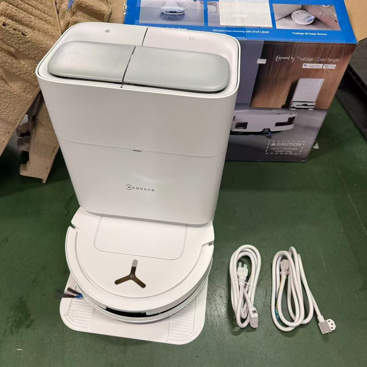 中古品使用感ありECOVACS DEEBOT T80 OMNI ロボット掃除機 ECOVACSのロボット掃除機「DEEBOT T80 OMNI」が43％オフで15万→8.5万