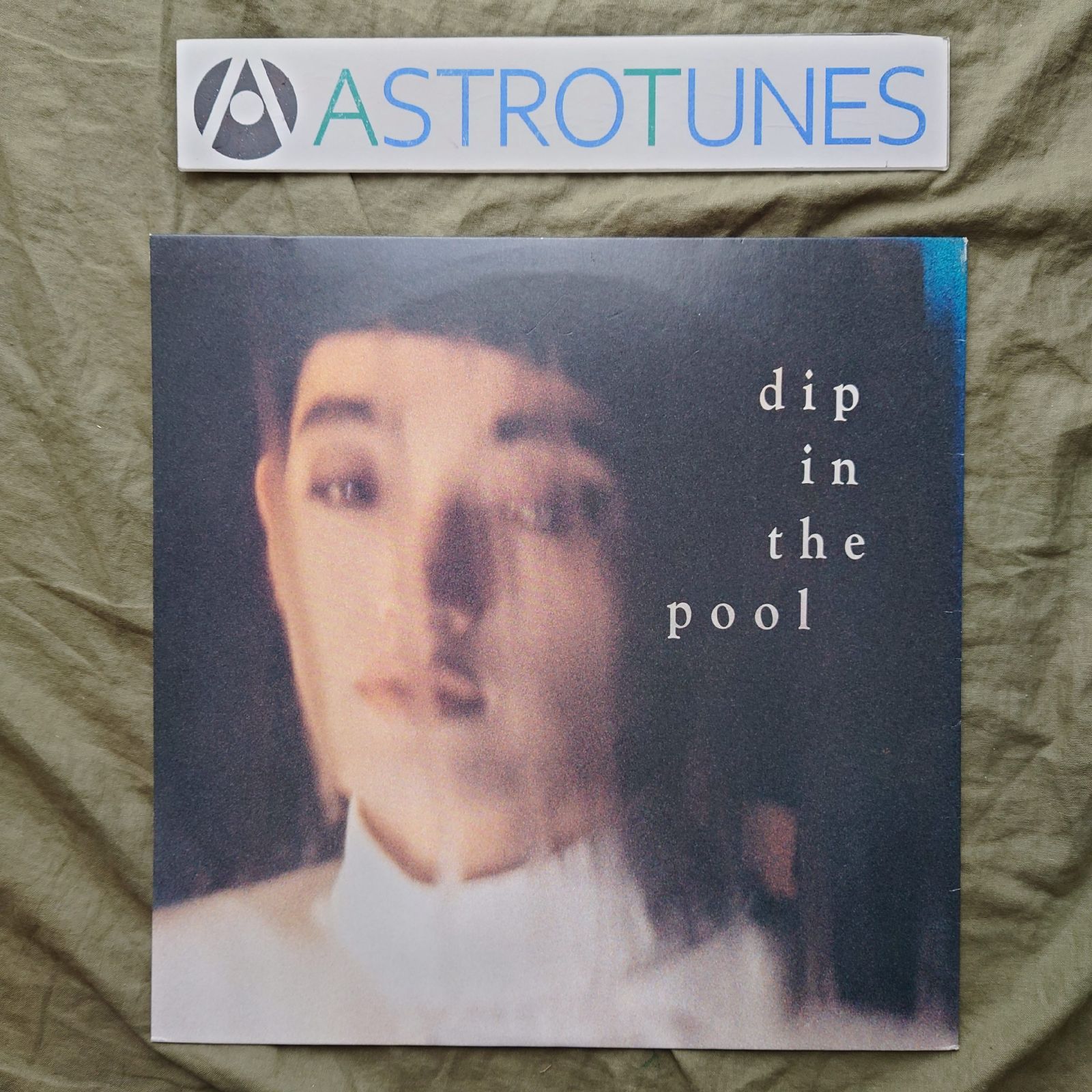 傷なし美盤 良ジャケ 1985年 ディップ・イン・ザ・プール 12''EP