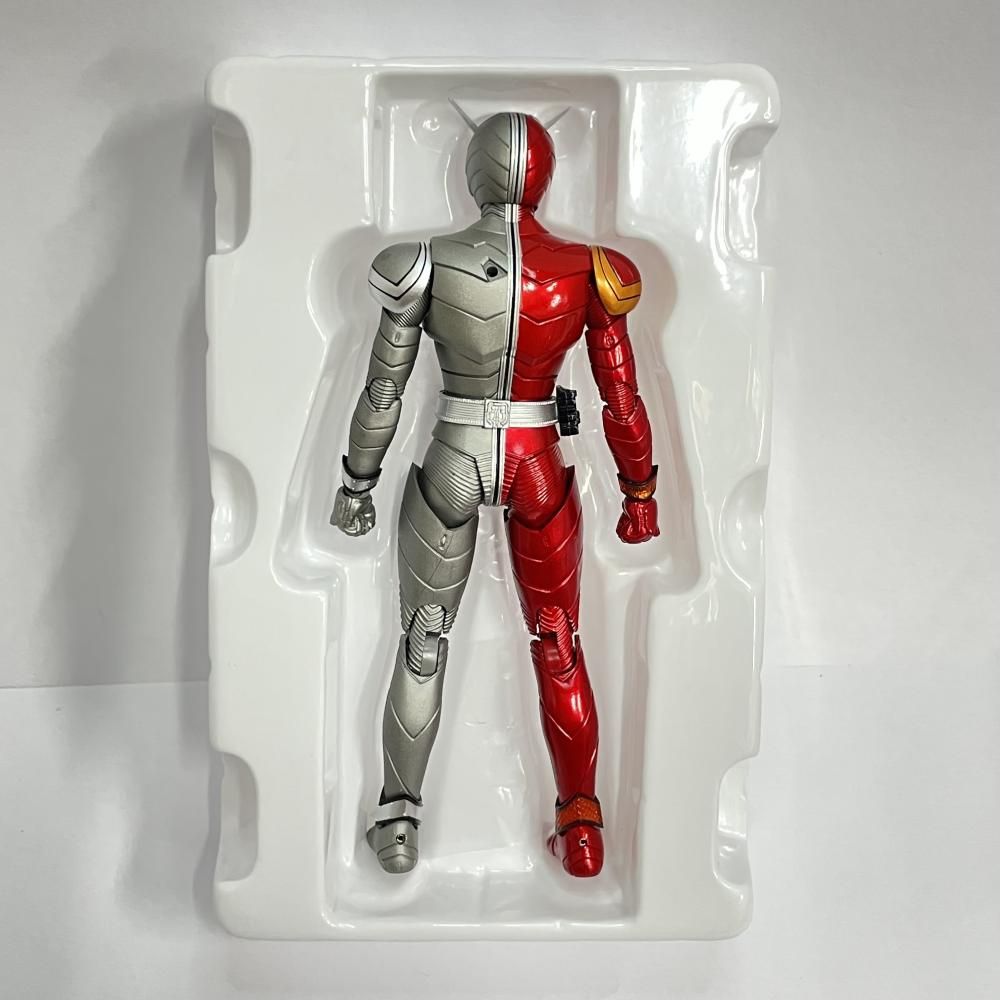 中古】開封・箱傷み)S.H.Figuarts (真骨彫製法) 仮面ライダーW ヒート