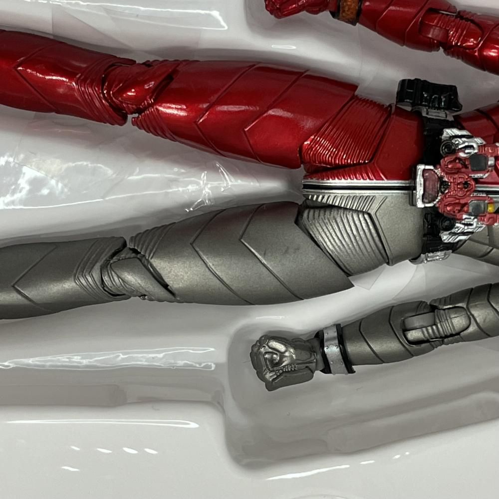 中古】開封・箱傷み)S.H.Figuarts (真骨彫製法) 仮面ライダーW ヒート