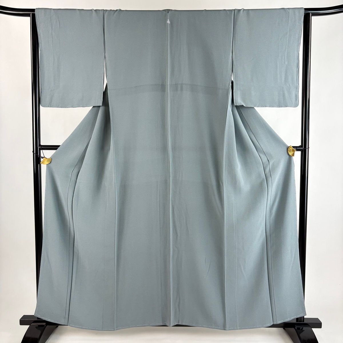 美品】 色無地 身丈159.5cm 裄丈65cm M 袷 縮緬 青灰色 正絹 優品 一つ