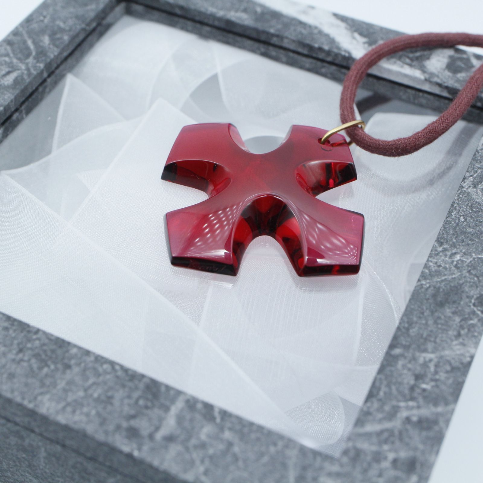 Baccarat バカラ ネックレス オクシタン クロス 赤 レッド クリスタル