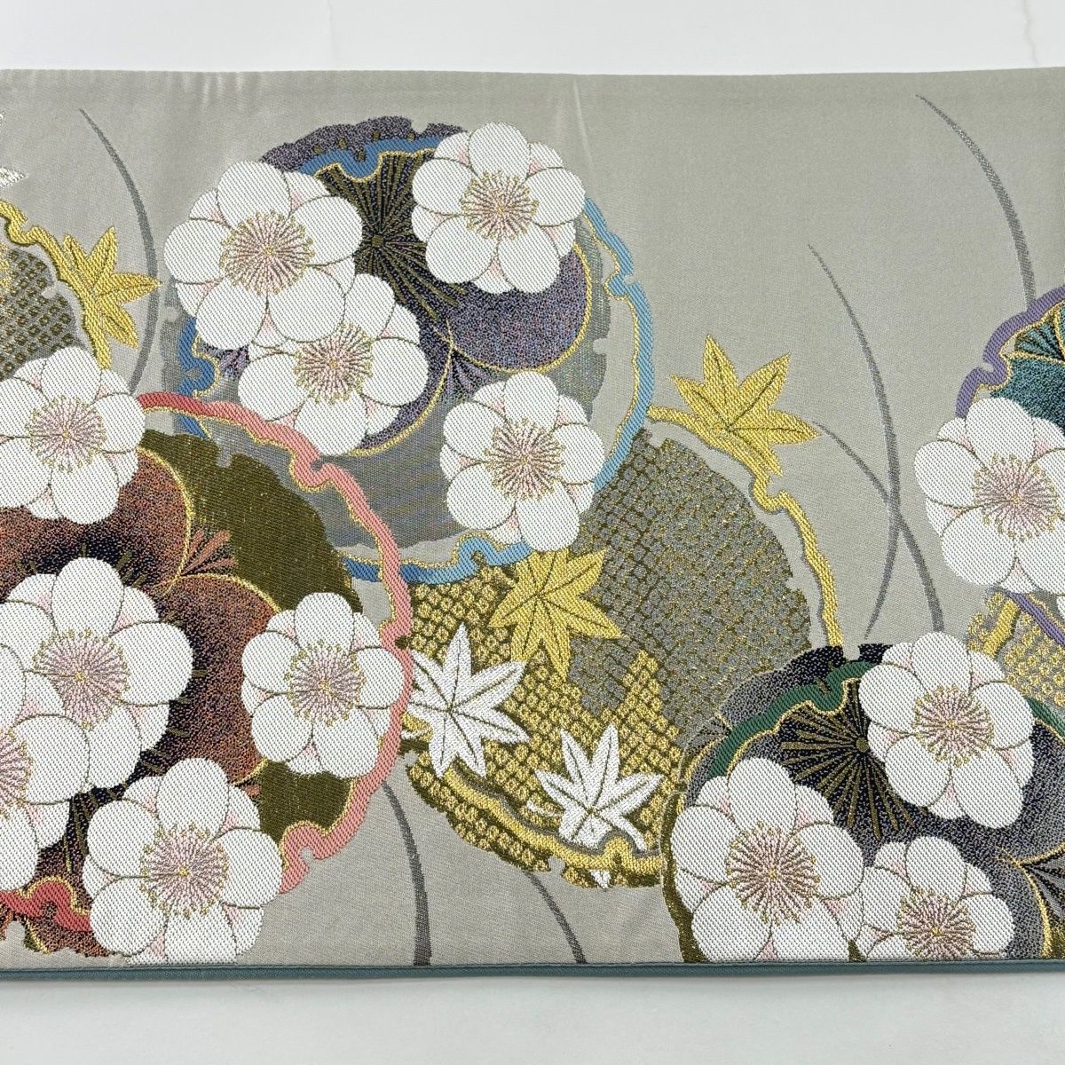 美品】 袋帯 秀品 花重ね 梅 雪輪 金銀糸 箔 灰白 六通 正絹 【中古