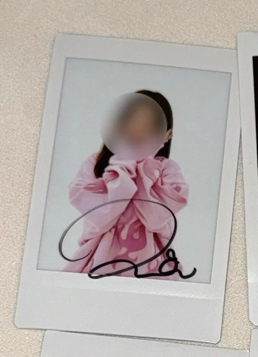 TWICE STRATEGY ナヨン サイン入りポラロイド - メルカリ