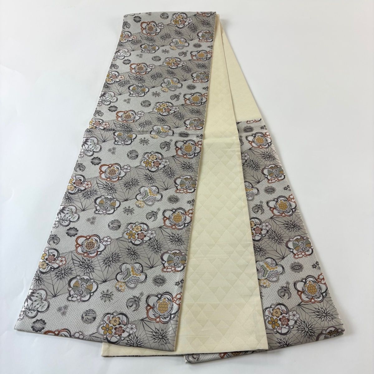 【最終SALE】紹巴紅型　袋帯　パールトーン加工済 美品】 袋帯 秀品 紹巴紅型 梅 鶴亀 灰白 六通 正絹 【中古】 - メルカリ