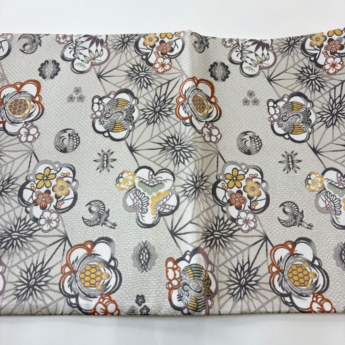 美品】 袋帯 秀品 紹巴紅型 梅 鶴亀 灰白 六通 正絹 【中古】 - メルカリ