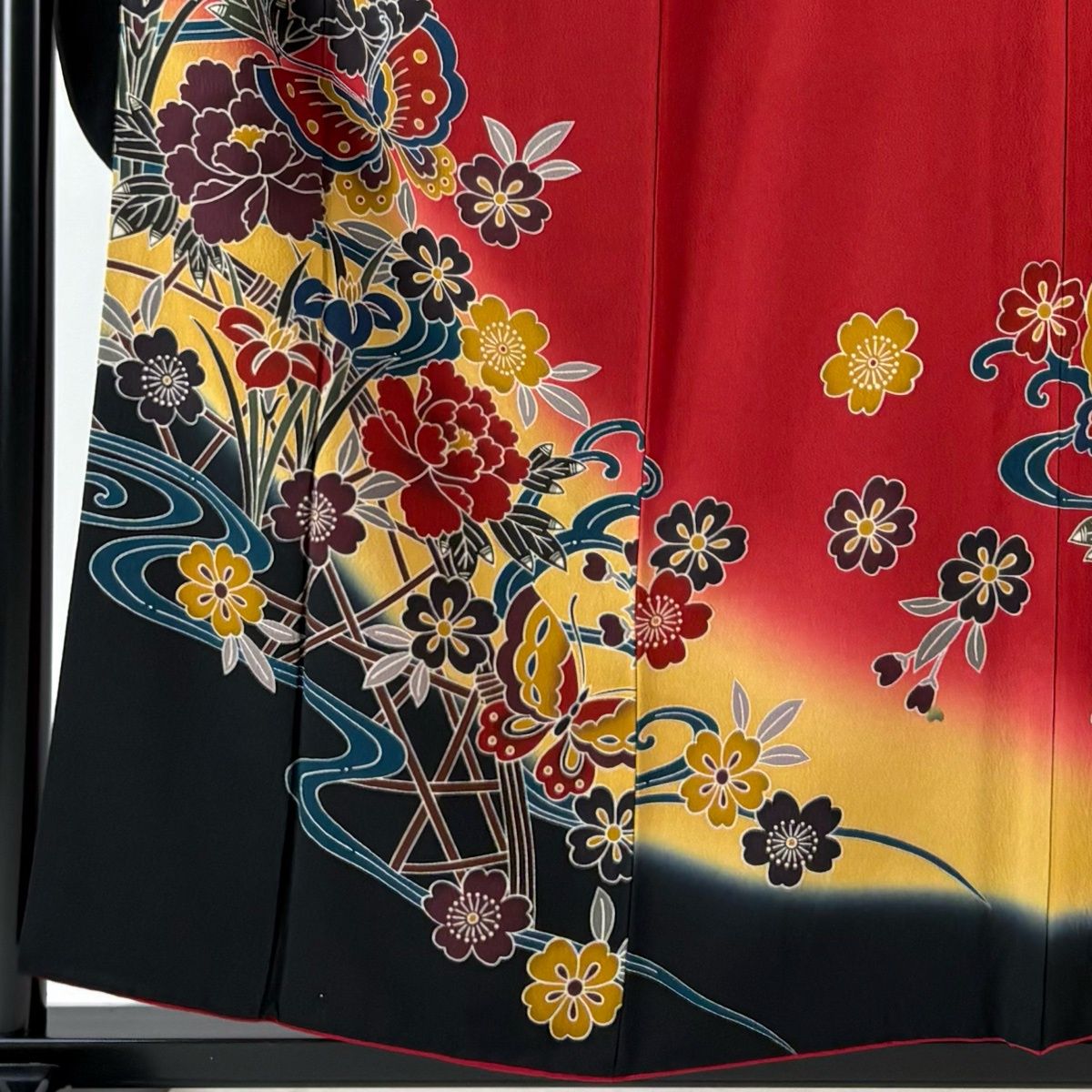 振袖 身丈156cm 裄丈65.5cm M 袷 草花 蝶 染め分け ぼかし 赤 正絹 秀