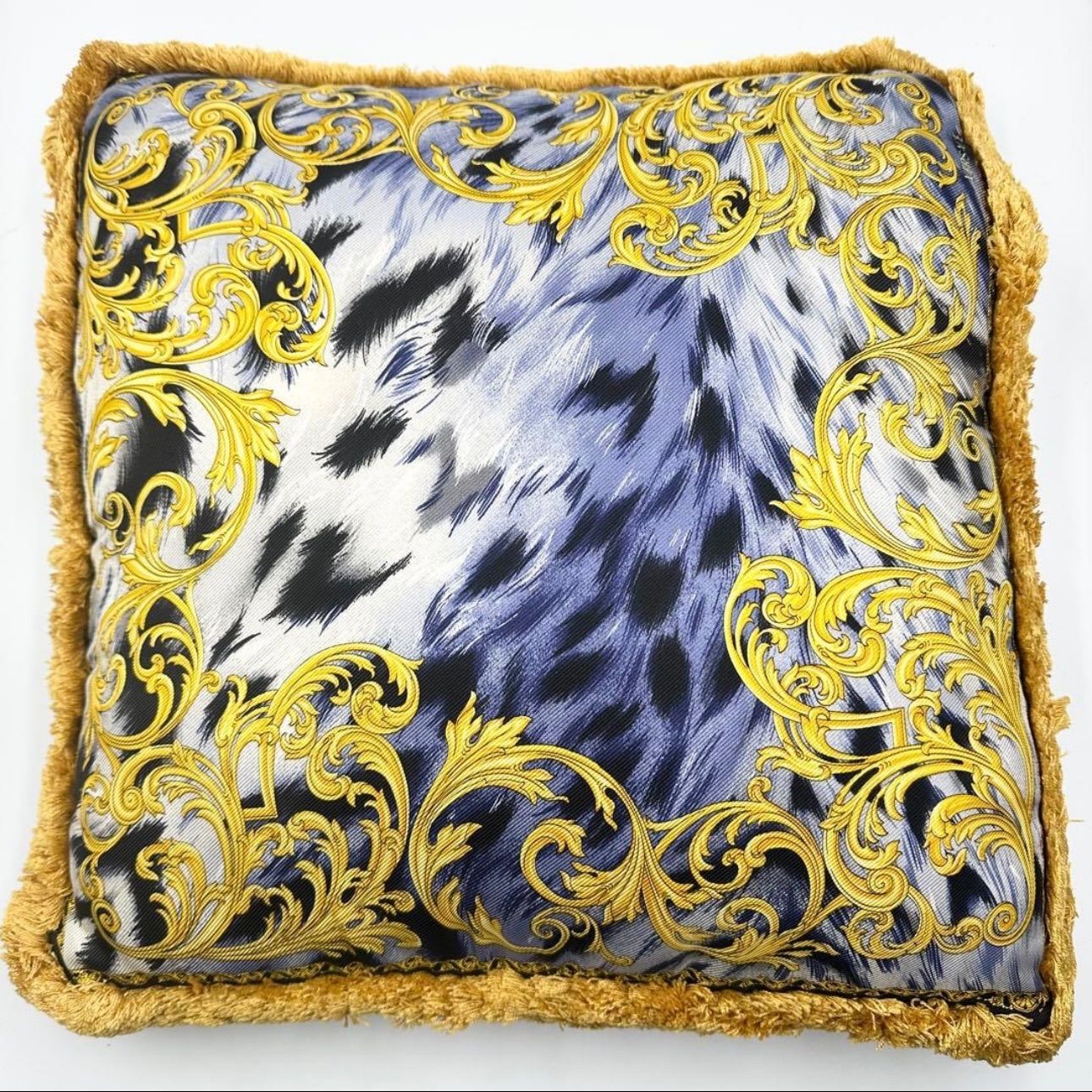 24時間以内発送・未使用品✨️】VERSACE ヴェルサーチ クッション