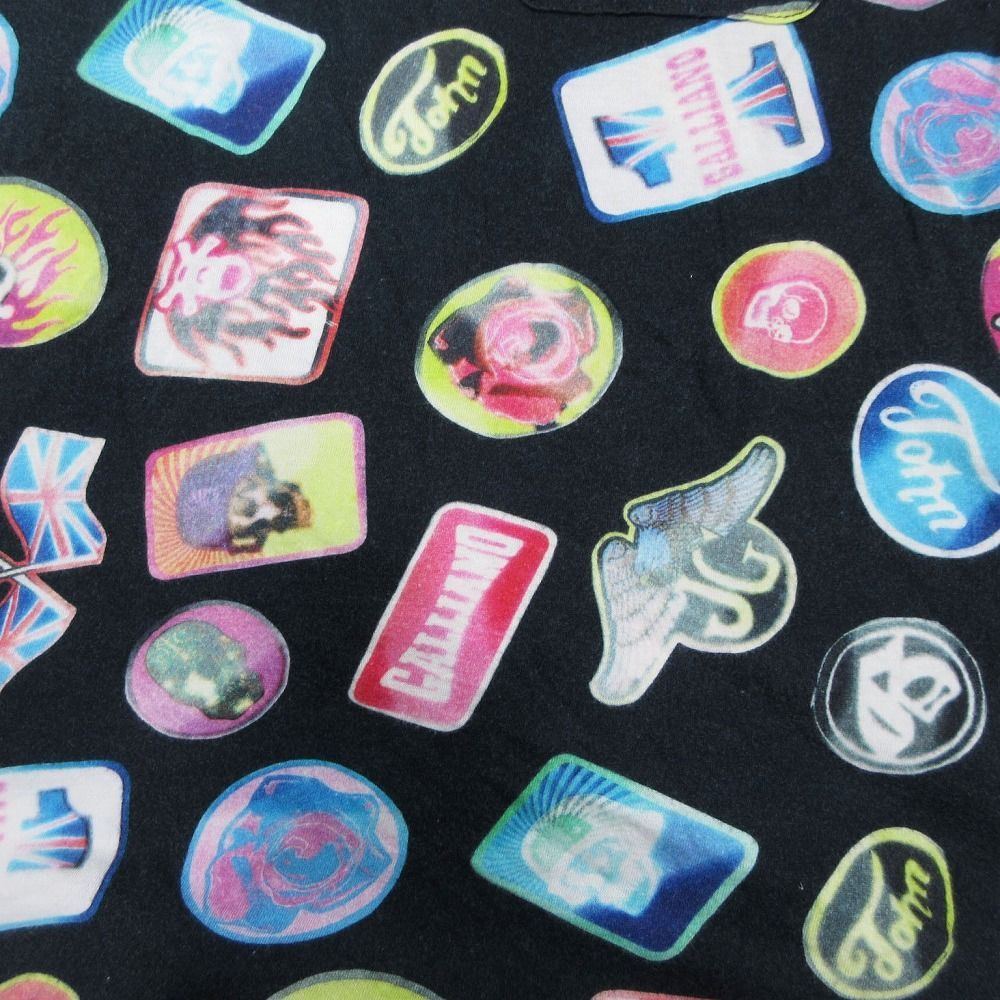 美品✨ジョン ガリアーノ 刺繍ロゴ フリル カットソー トップス 黒 XXS John Galliano ジョンガリアーノ ステッカー柄 Tシャツ 半袖