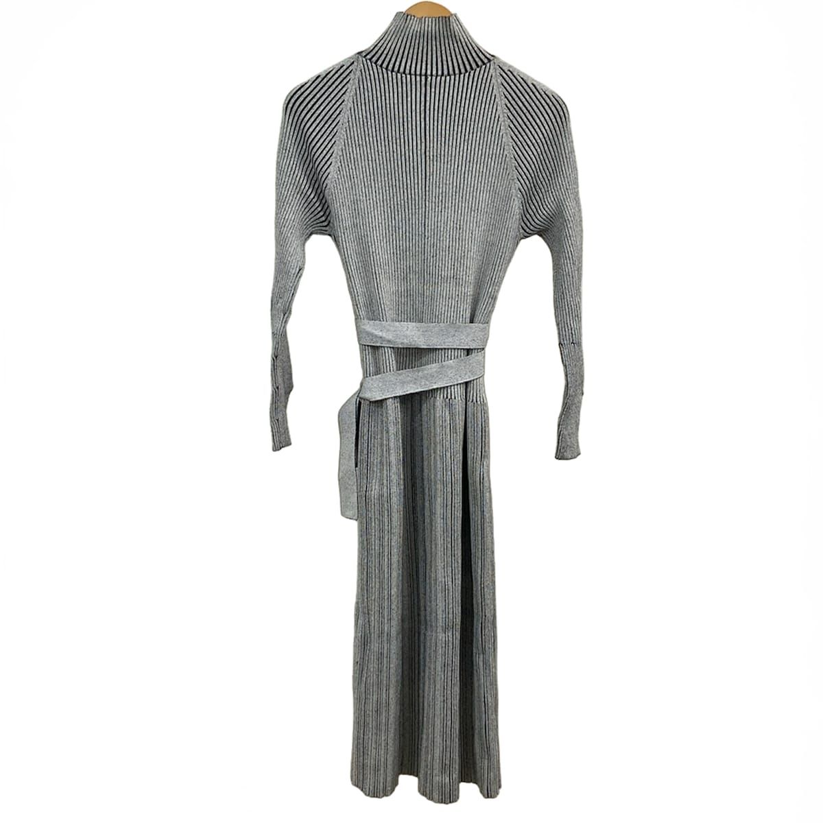 ADORE ワンピース　グレー長袖ワンピース　未使用級　サイズ38 ADORE(アドーア) ワンピース サイズ38 M レディース - グレー 長袖