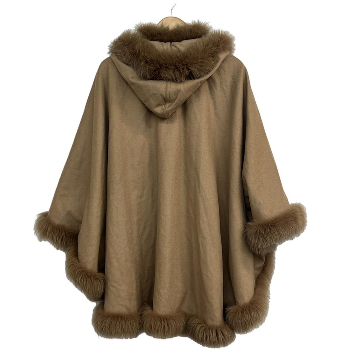 D76.美品◆BALMAIN【カシミヤ100%/フォックスファー◆ポンチョ】 BALMAN バルマンポンチョカシミヤ100% フォックスファーグレー