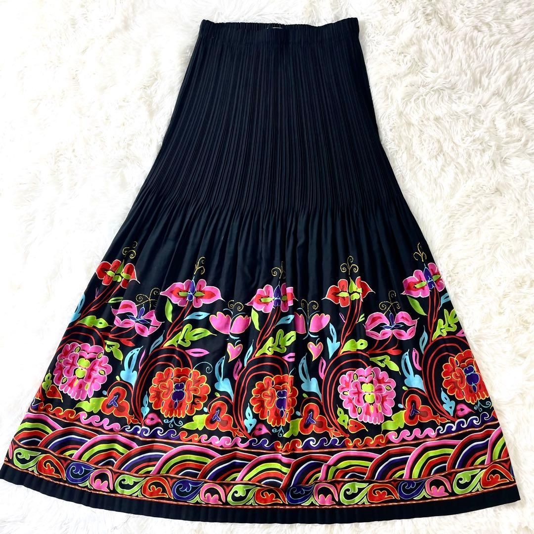 美品 イッセイミヤケ ISSEY MIYAKE 花柄 ロングスカート ブラック
