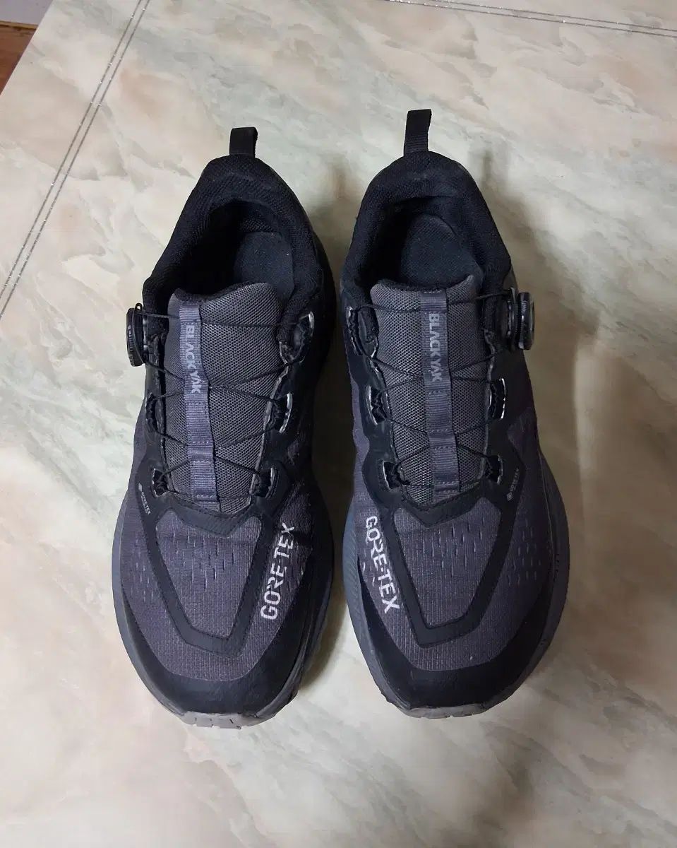 メンズ BLACK YAK ブラックヤク ゴアテックス トレッキングシューズ スニーカー 280