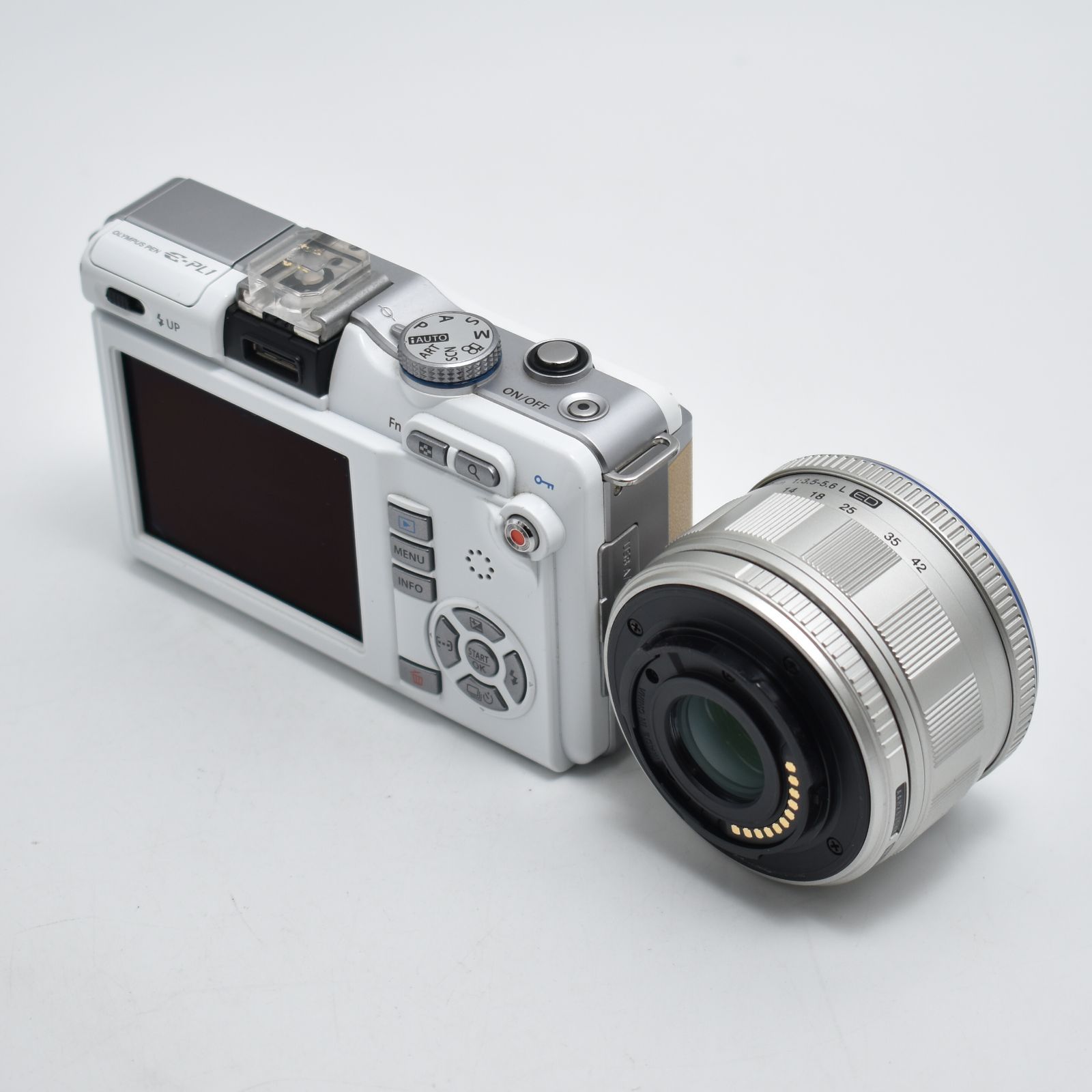 B#10908 OLYMPUS ミラーレス一眼 PEN E-PL1レンズキット ホワイト E
