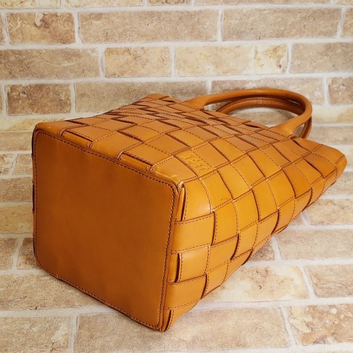 美品　HIROFU ヒロフ ハンドバッグ　編み込み ヒロフ HIROFU ☆ 編み込みレザー 縦長 トートバッグ イタリア製 自立