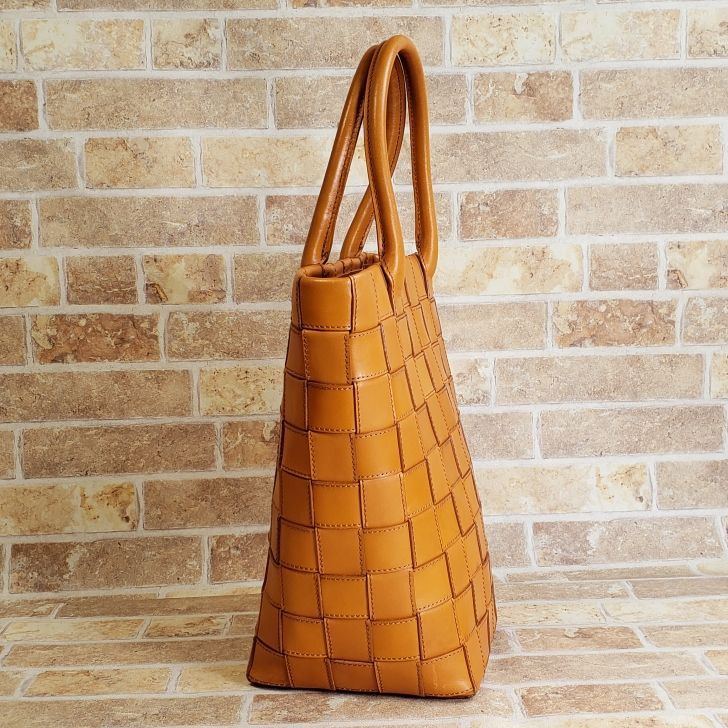 美品　HIROFU ヒロフ ハンドバッグ　編み込み ヒロフ HIROFU ☆ 編み込みレザー 縦長 トートバッグ イタリア製 自立