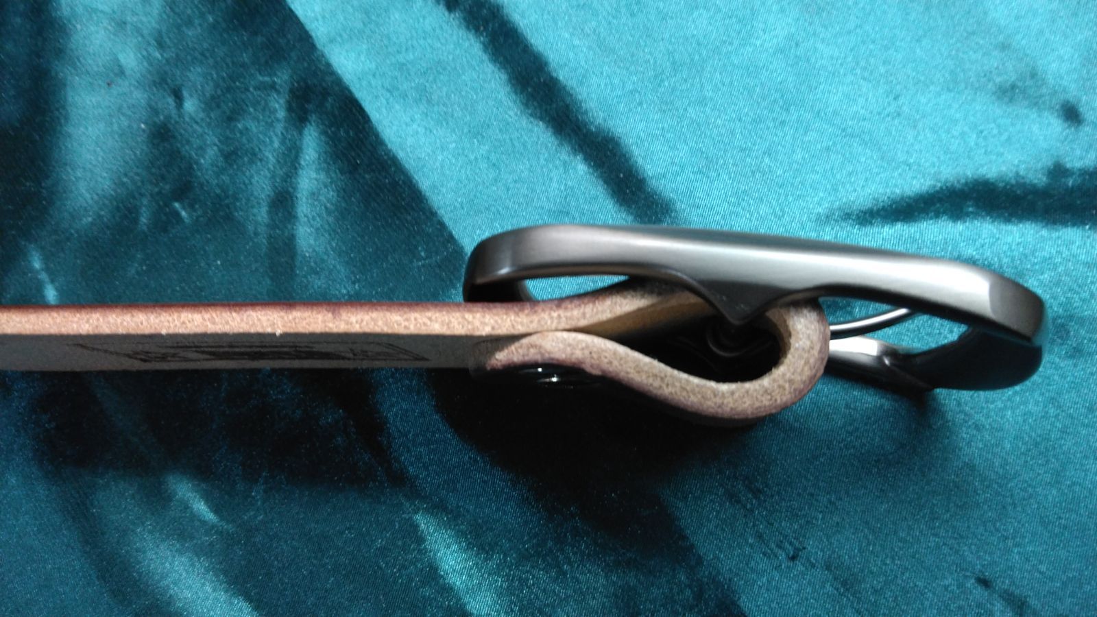 昭南ベンズレザー ツタ＆フラワースタッズベルト チョコ ニッケル