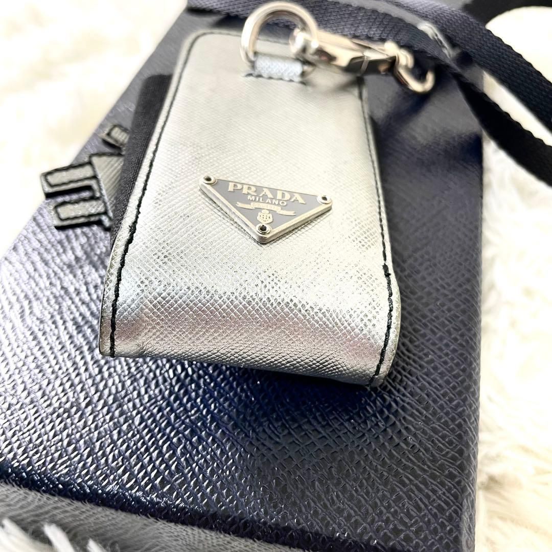 PRADA ネックホルダー キーホルダー プラダ PRADA ネックホルダー ロボットチャーム キーホルダー 三角
