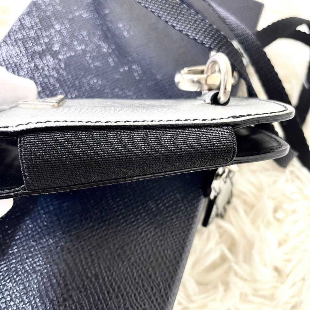 プラダ PRADA ネックホルダー ロボットチャーム キーホルダー 三角