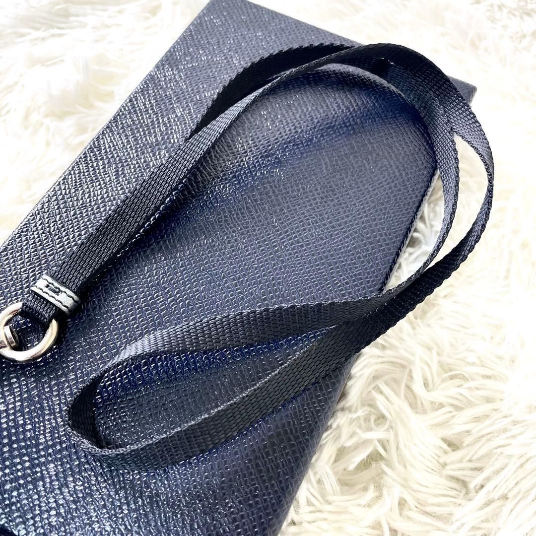 プラダ PRADA ネックホルダー ロボットチャーム キーホルダー 三角