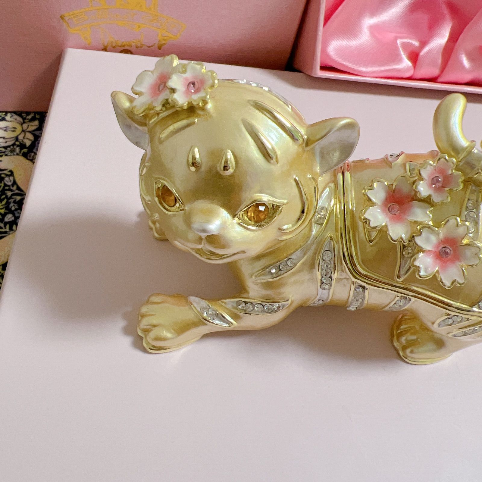 ピィアース ジュエリーボックス 笑福小寅 トラ 桜 さくら 置物 小物