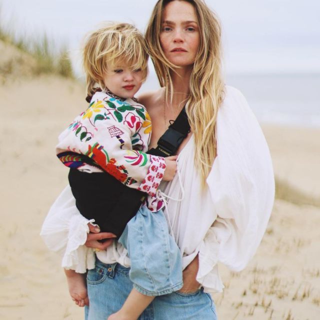 【美品】WILDRIDE 抱っこ紐　ヒップシート　ワイルドライド　スリング 楽天市場】【ワイルドライド公式】 ヒップシート WILDRIDE ショルダー