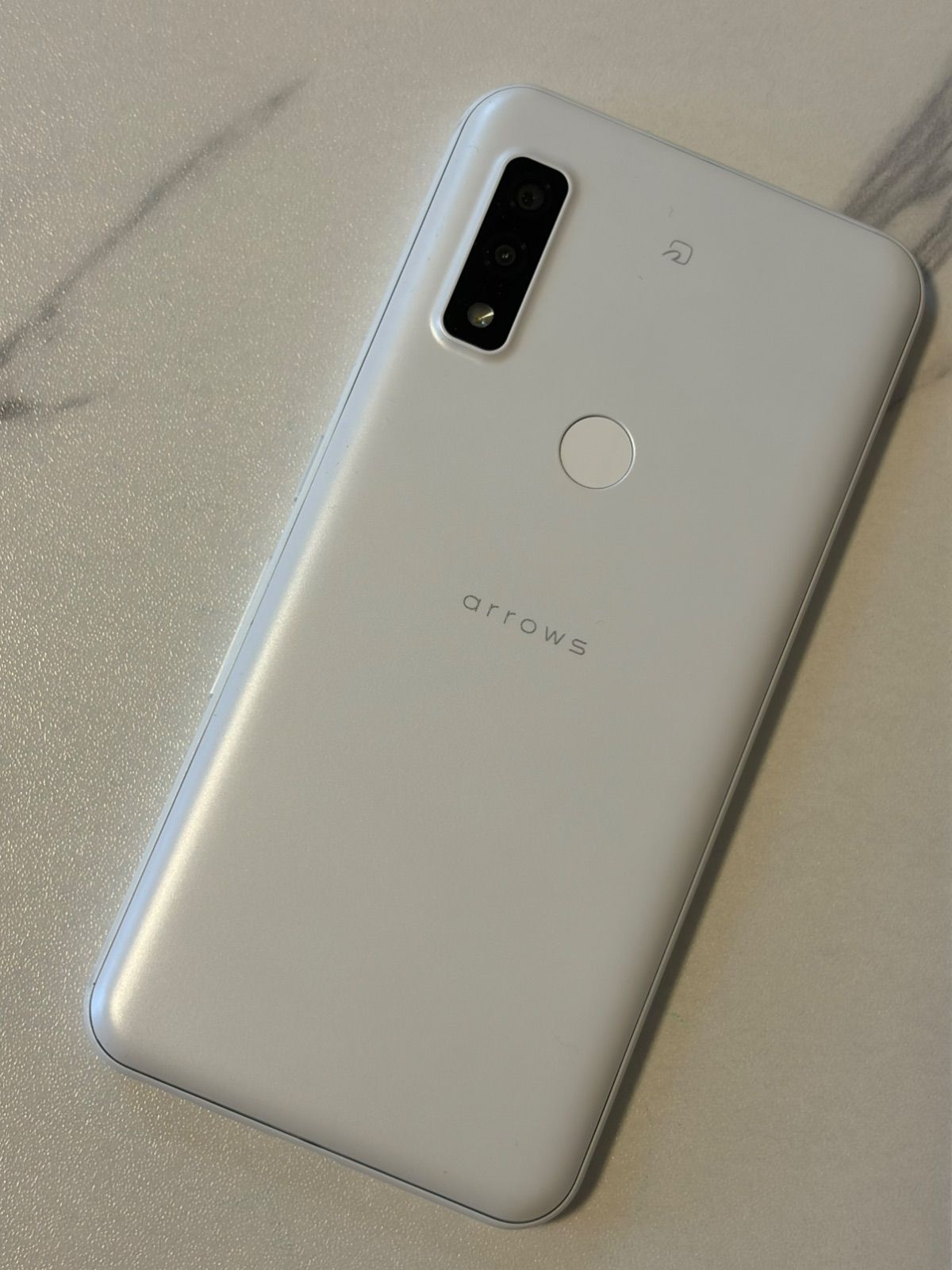 arrows We FCG01(ホワイト)64GB - メルカリ