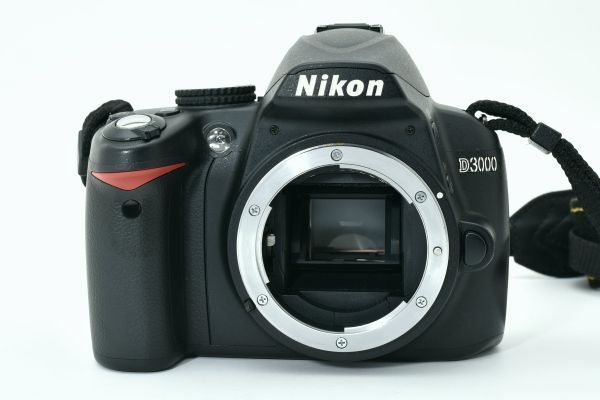 極美品｜Nikon D3000 ダブルズームキット ショット数1,940 枚｜M126