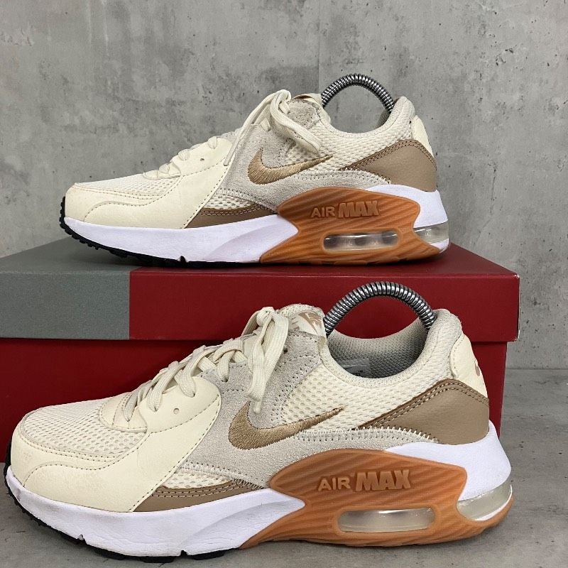 人気カラー】NIKE ナイキ エアマックス エクシー 23.5cm アイボリー 白