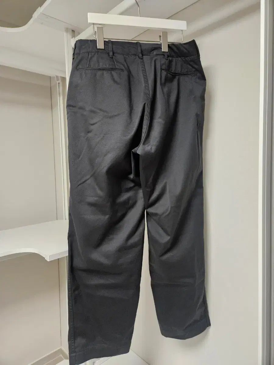 32 nanamica ワイド チノ パンツ グレー - メルカリ