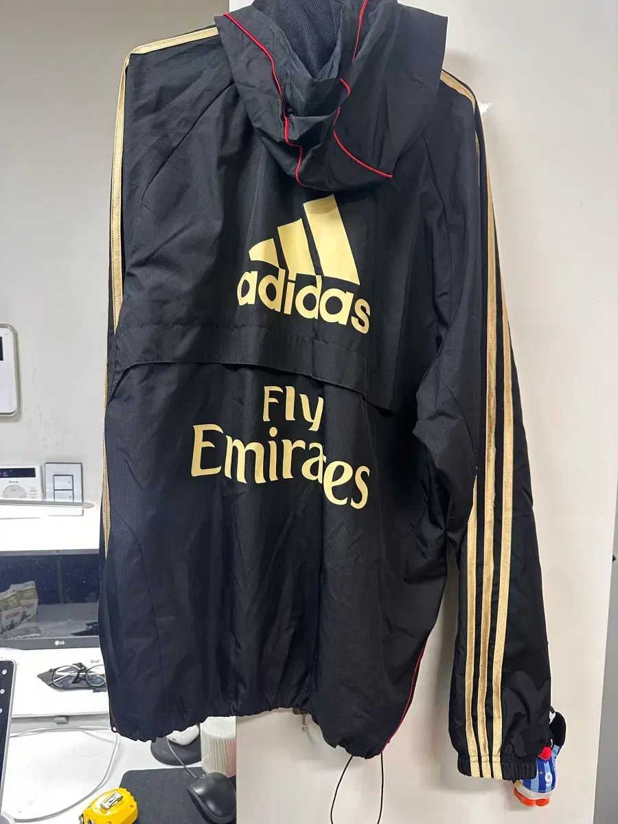 adidas acミラン ウィンドブレーカー - メルカリ