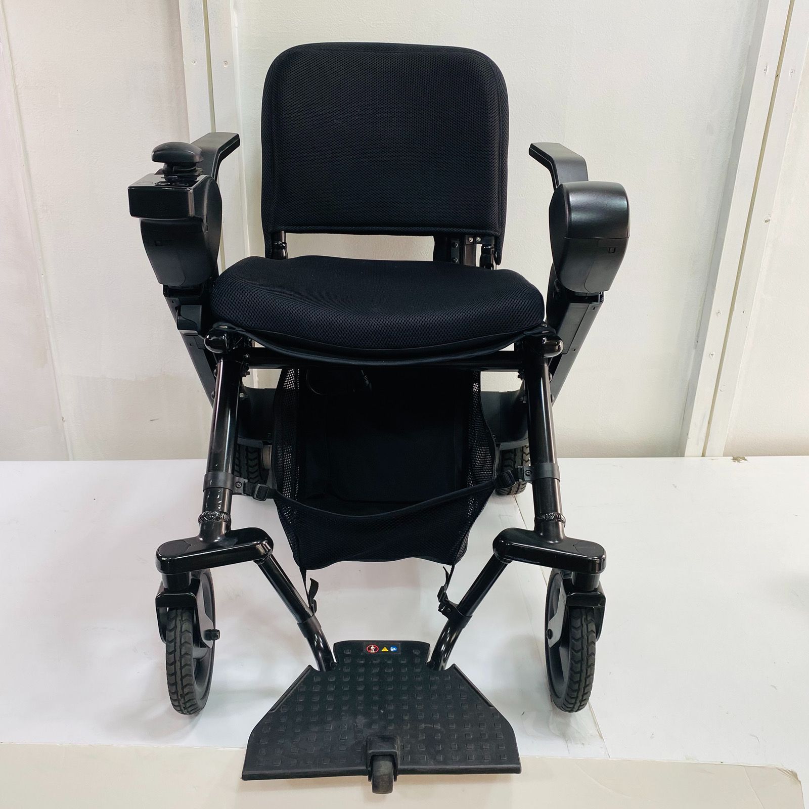 WHILL ウィル Model F 折りたたみ式 電動車椅子 モデルF 軽量 