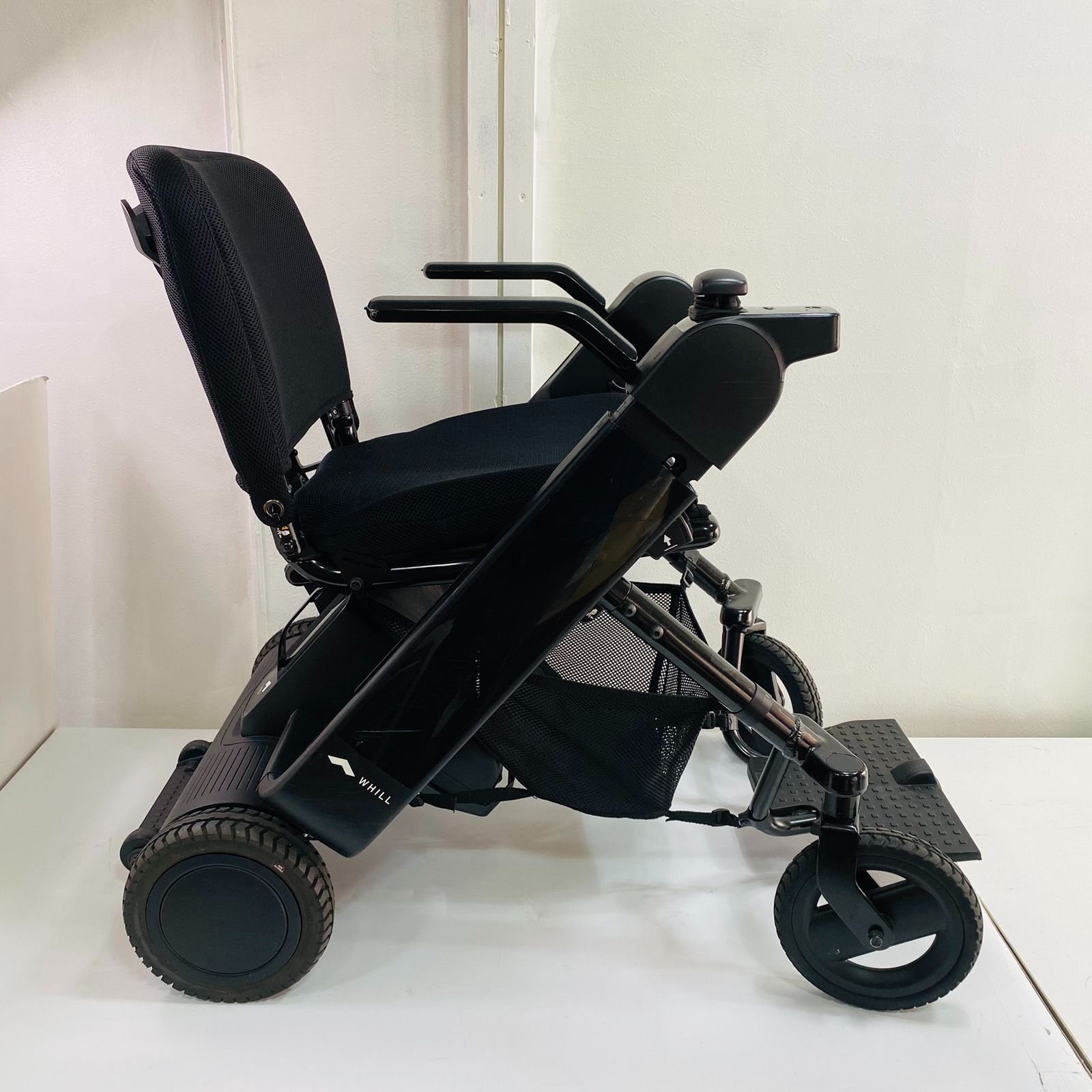 WHILL ウィル Model F 折りたたみ式 電動車椅子 モデルF 軽量 コンパクト 歩行アシスト 介護 WHILL ウィル Model F 折りたたみ式 電動車椅子 モデルF 軽量 コンパクト 歩行アシスト 介護