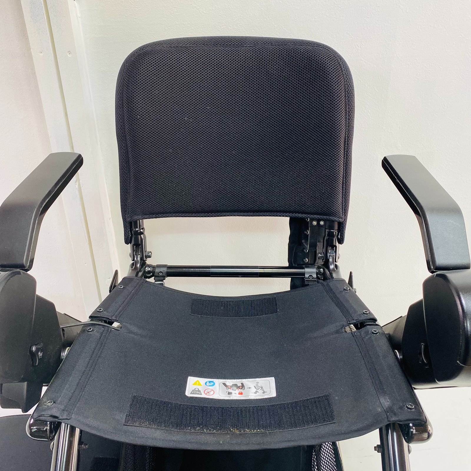 WHILL ウィル Model F 折りたたみ式 電動車椅子 モデルF 軽量 コンパクト 歩行アシスト 介護 WHILL ウィル Model F 折りたたみ式 電動車椅子 モデルF 軽量 コンパクト 歩行アシスト 介護