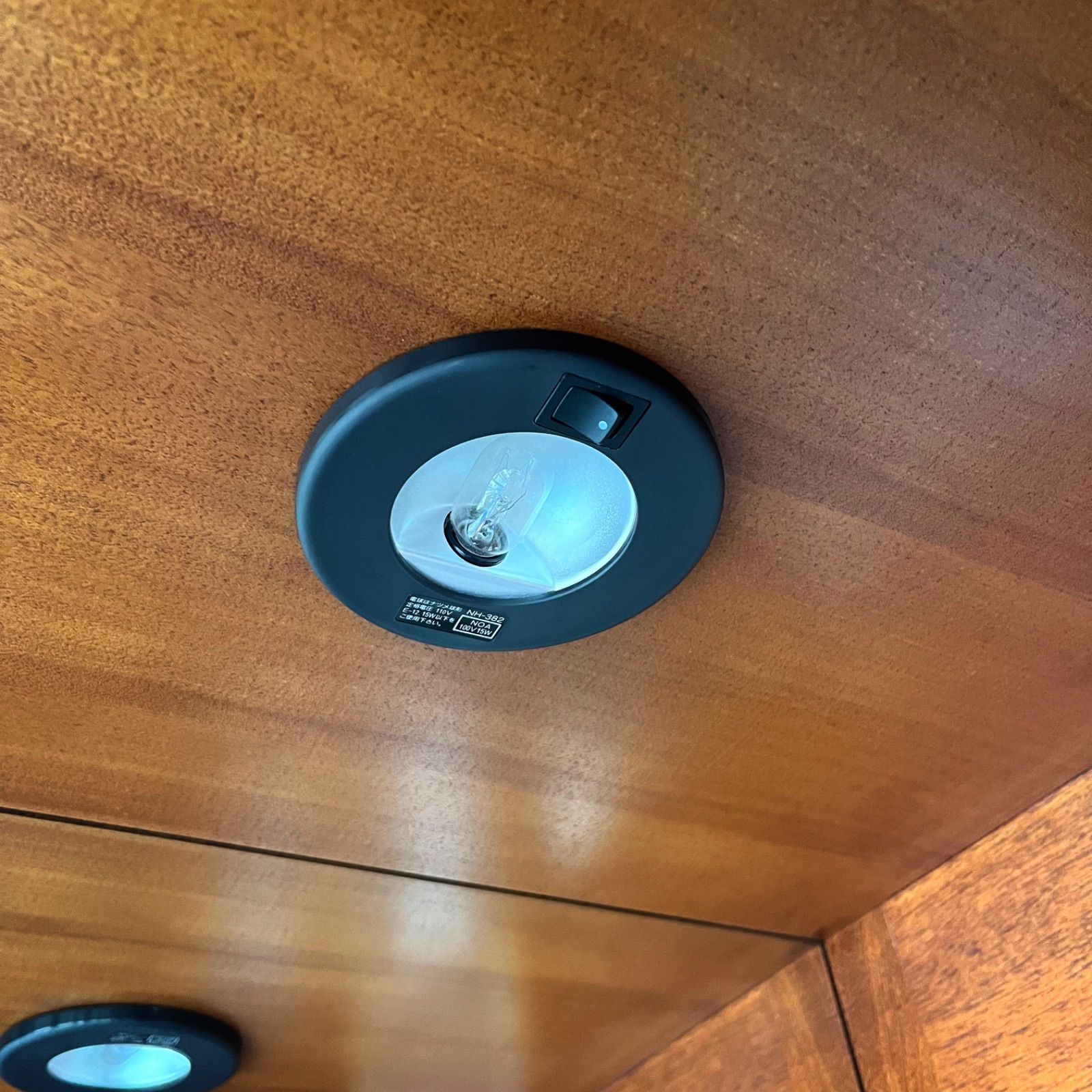 取付無料！コスガ家具 リージェントハウス アンティーク調飾り棚 キュリオケース✨ 取付無料！コスガ家具 リージェントハウス アンティーク調飾り棚