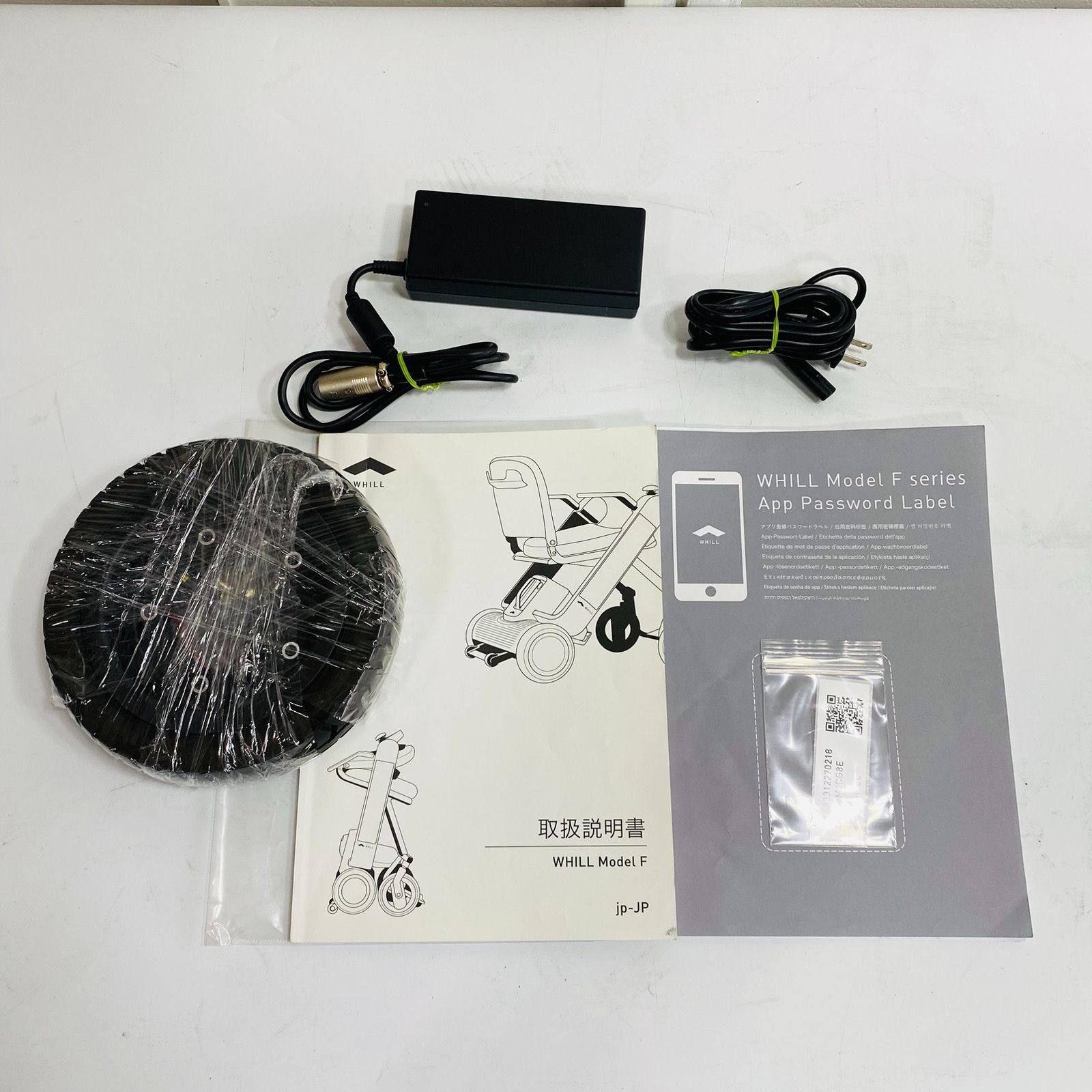WHILL ウィル Model F 折りたたみ式 電動車椅子 モデルF 軽量 コンパクト 歩行アシスト 介護 WHILL ウィル Model F 折りたたみ式 電動車椅子 モデルF 軽量 コンパクト 歩行アシスト 介護