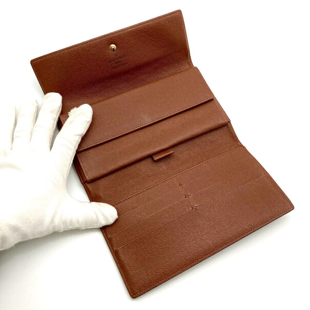 ルイヴィトン ポルトトレゾール インターナショナル 三つ折り長財布