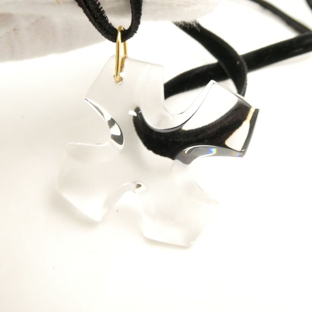 美品 Baccarat バカラ オクシタンクロス ペンダント 1点 ネックレス