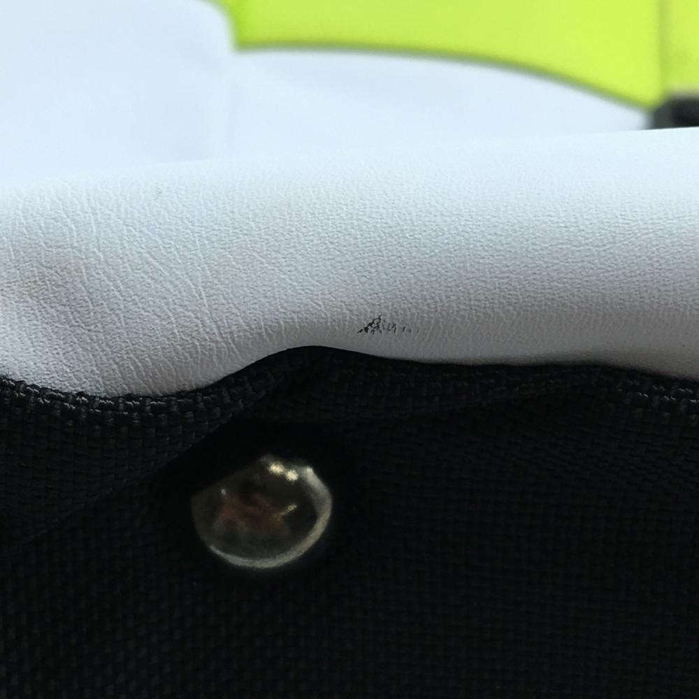 ショルダーストラップ付