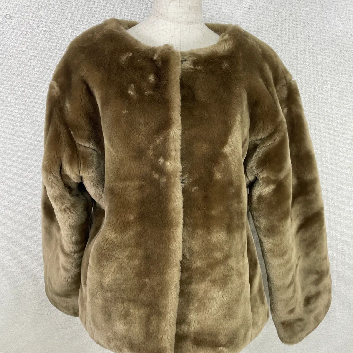 OHOTORO フェイクファー アウター ブラウン ノーカラー ボアジャケット