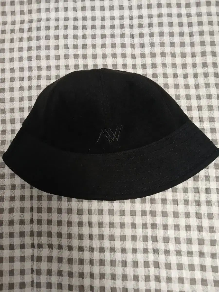 アニュー ゴルフ バケットハット ブラック 正規品 (ほぼ新品) - メルカリ