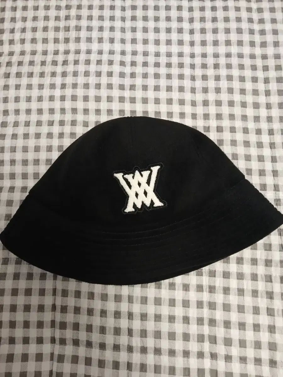 アニュー ゴルフ バケットハット ブラック 正規品 (ほぼ新品) - メルカリ