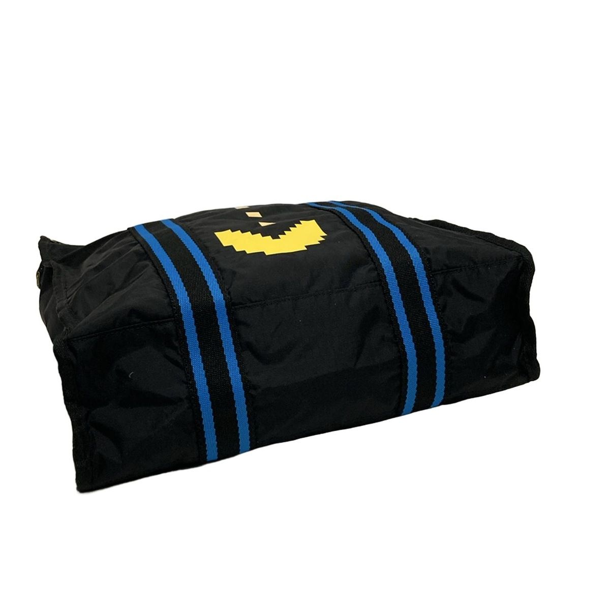 Lesportsac パックマンショルダーバッグ LESPORTSAC(レスポートサック) ショルダーバッグ - 黒×イエロー×マルチ