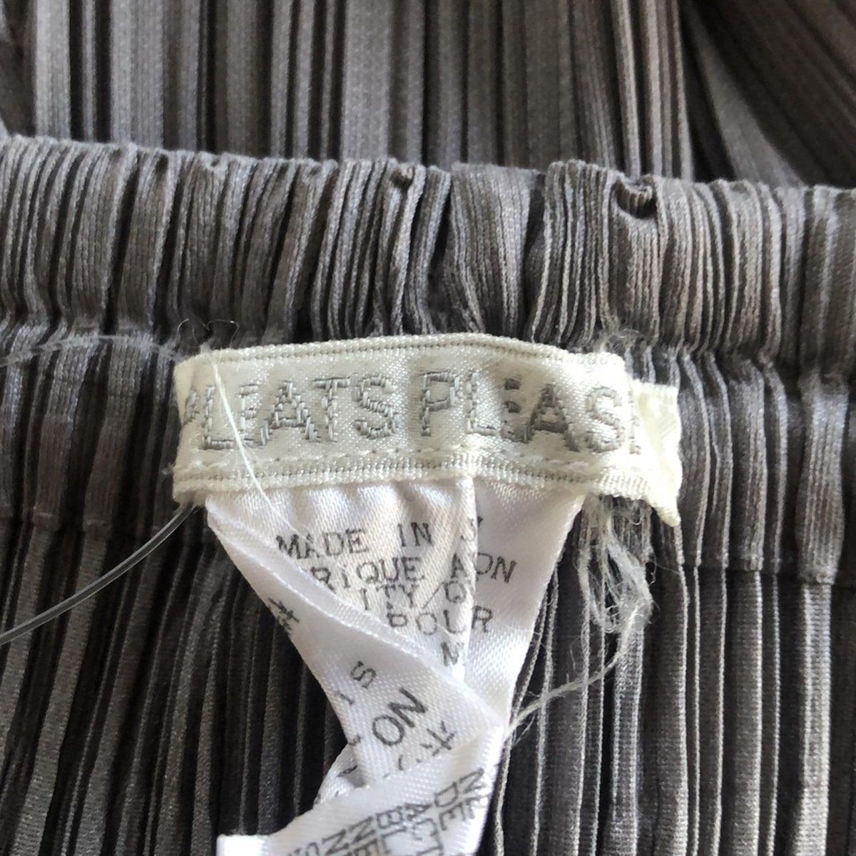 PLEATS PLEASE(プリーツプリーズ) パンツ サイズ4 XL レディース