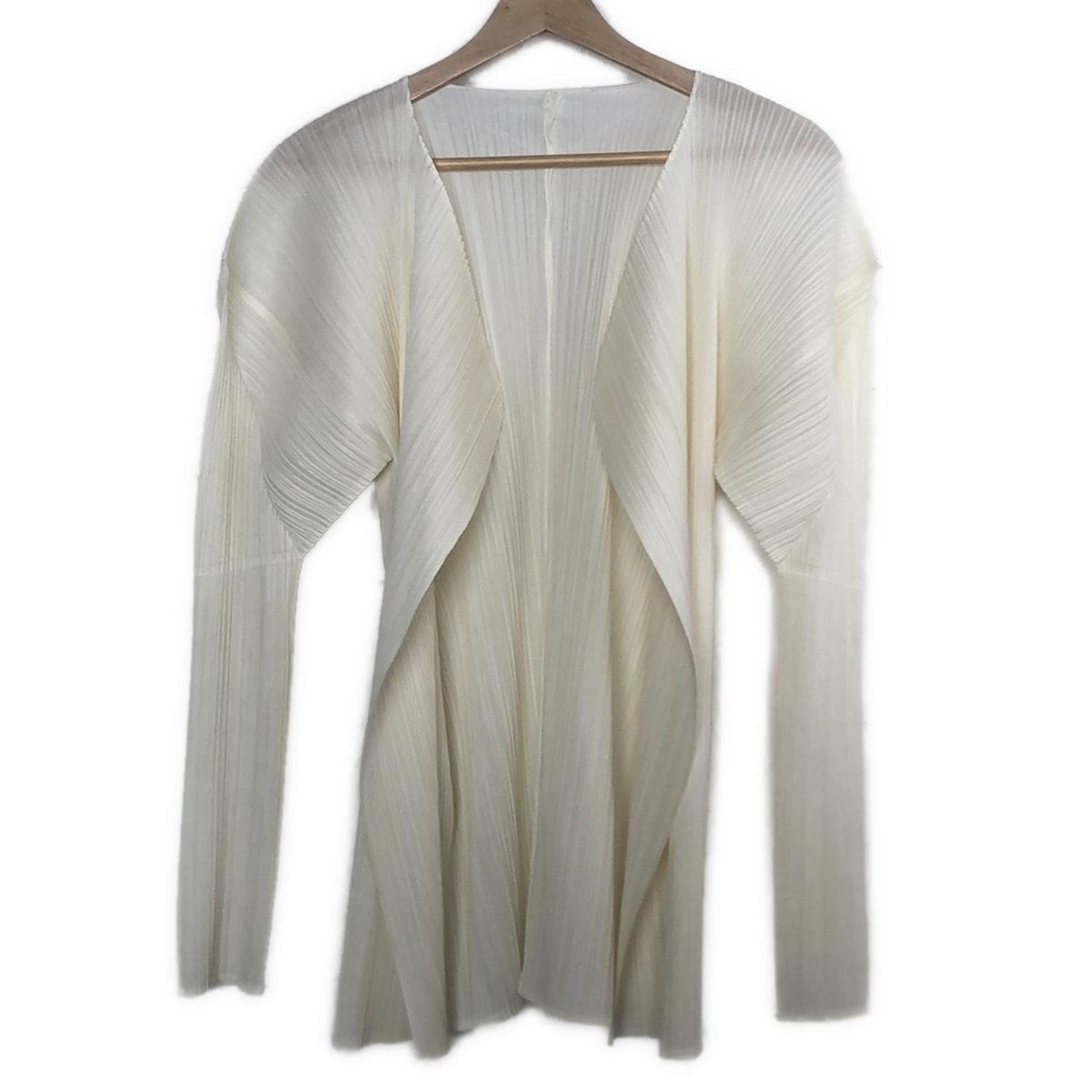 PLEATS PLEASE　カーディガン　ホワイト　４ PLEATS PLEASE(プリーツプリーズ) カーディガン レディース - ライト
