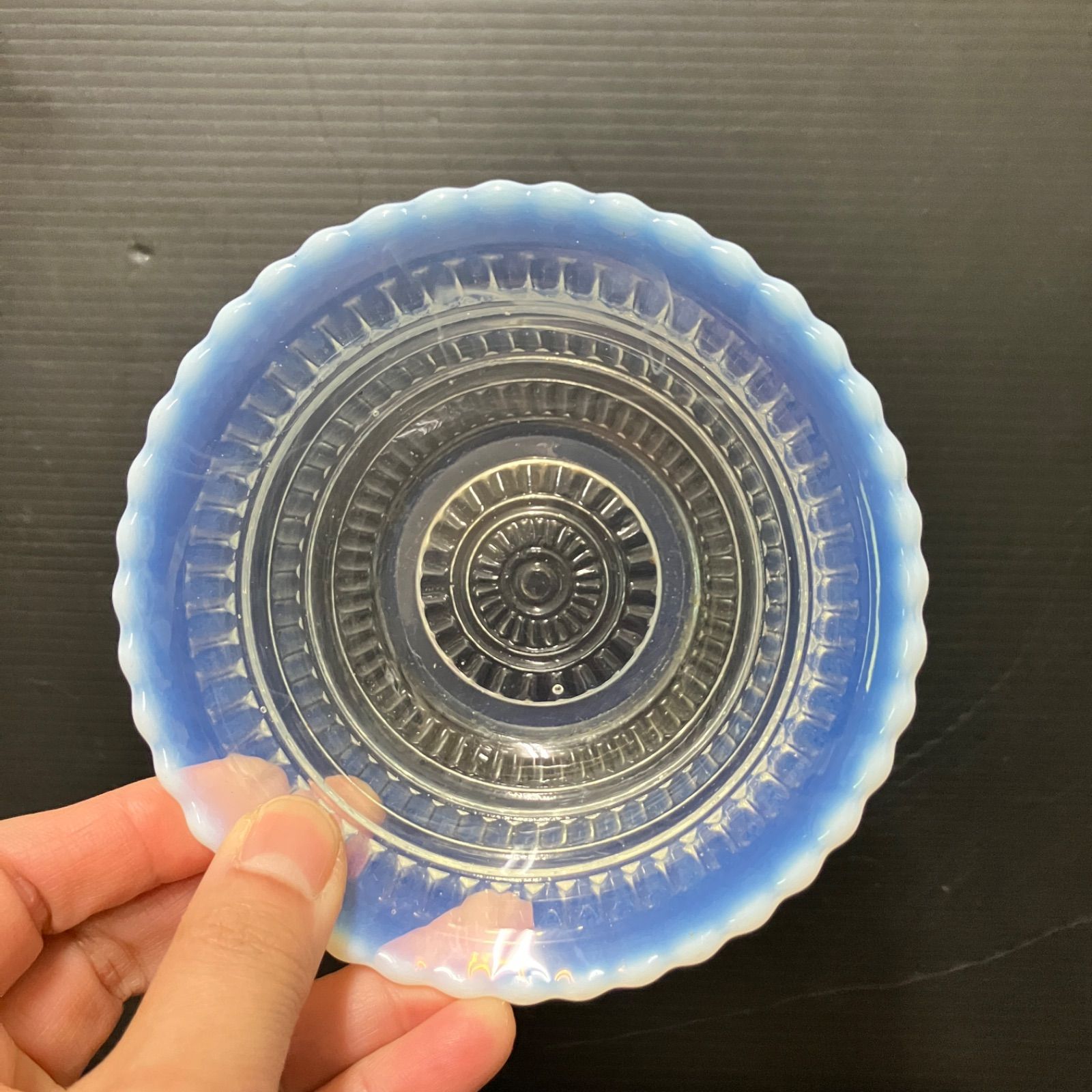 昭和レトロ 乳白色ガラス オパールセントガラス アイスクリームや氷 昭和レトロ 乳白色ガラス オパールセントガラス アイスクリームや氷